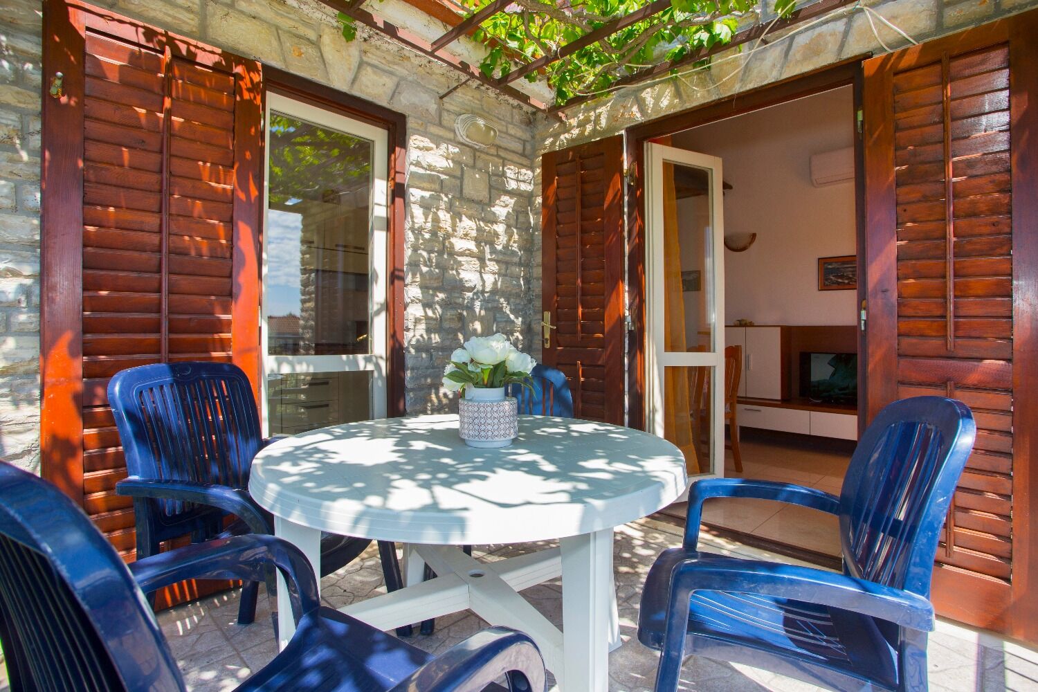 Apartments Ana 10899-A2