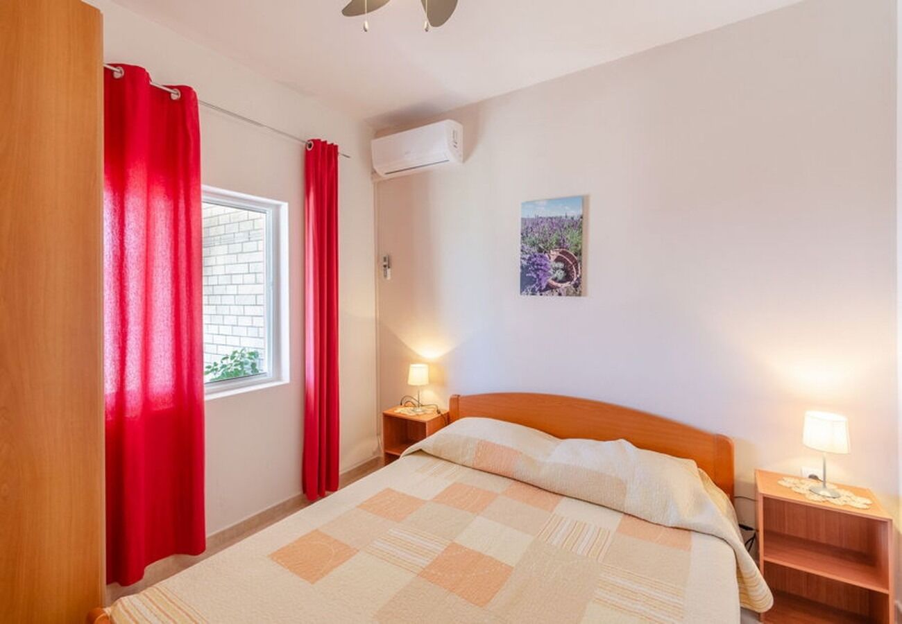 Apartments Zak 108921-A1