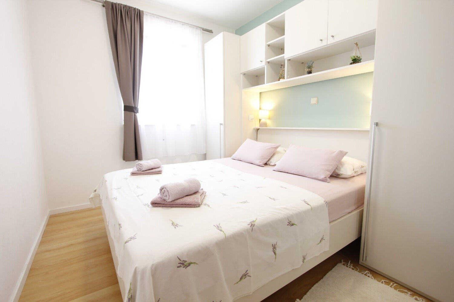 House Mirta 10909-K1