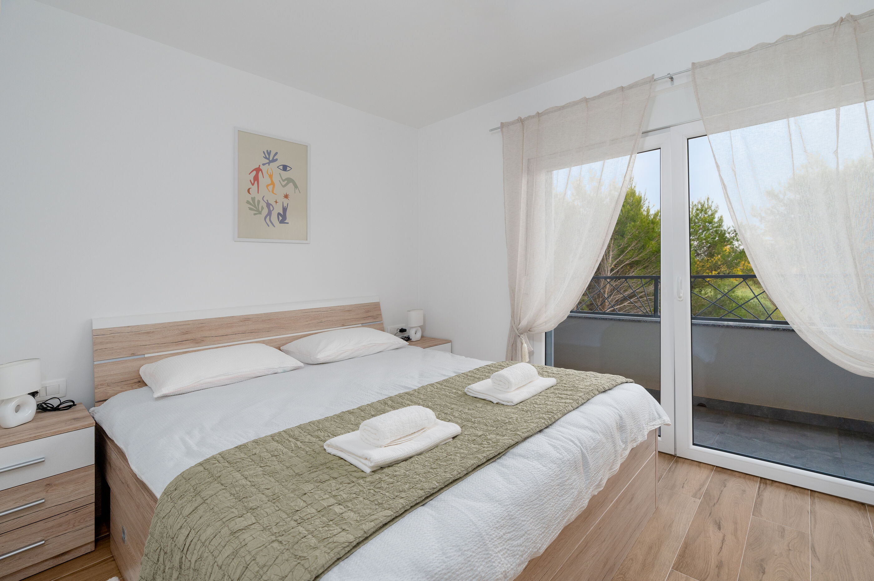 Apartments and Rooms Number One 64133-A3