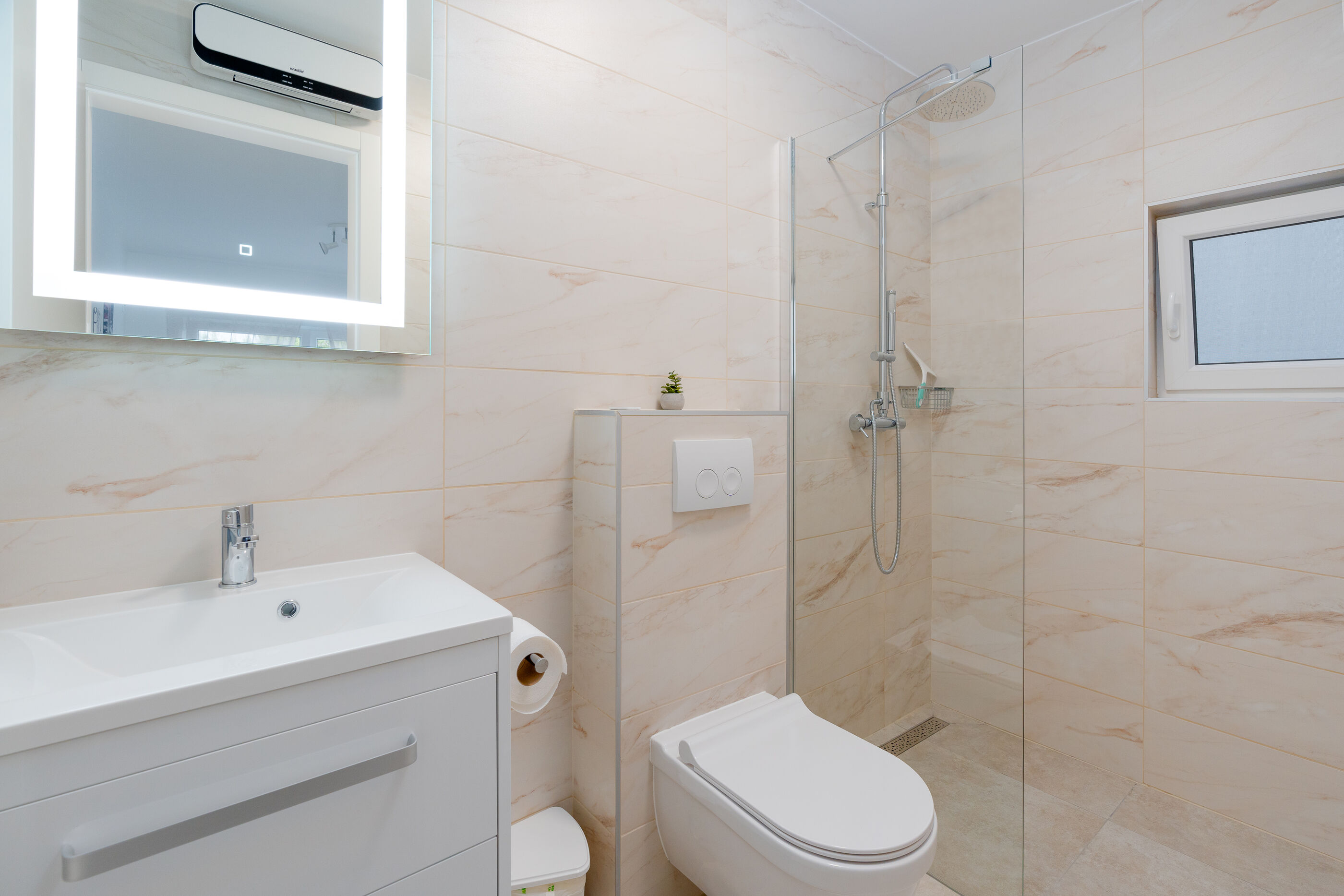 Apartments and Rooms Number One 64133-A3