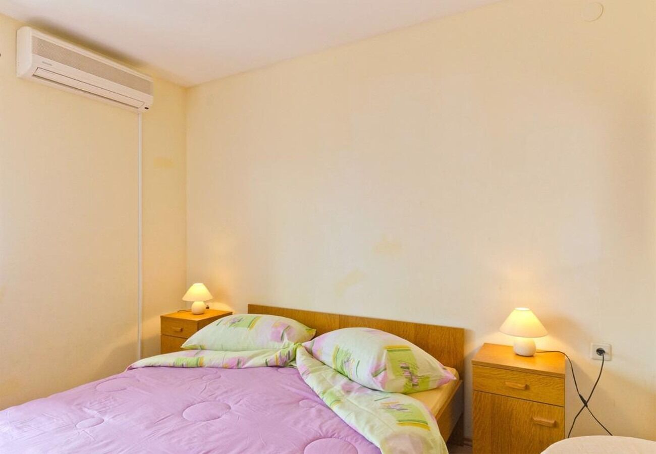 Apartments Igor 10913-A3
