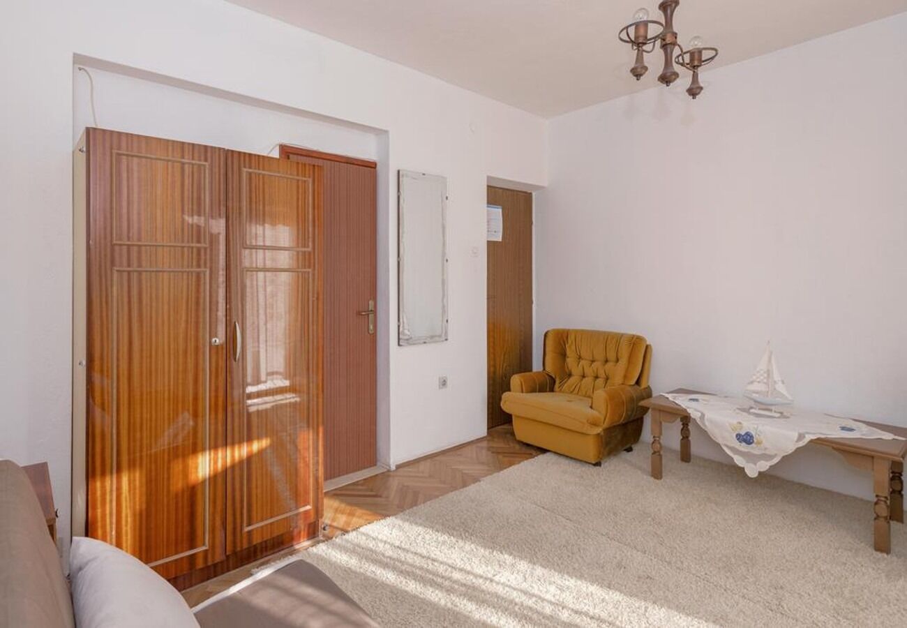 Apartments Igor 10913-A4