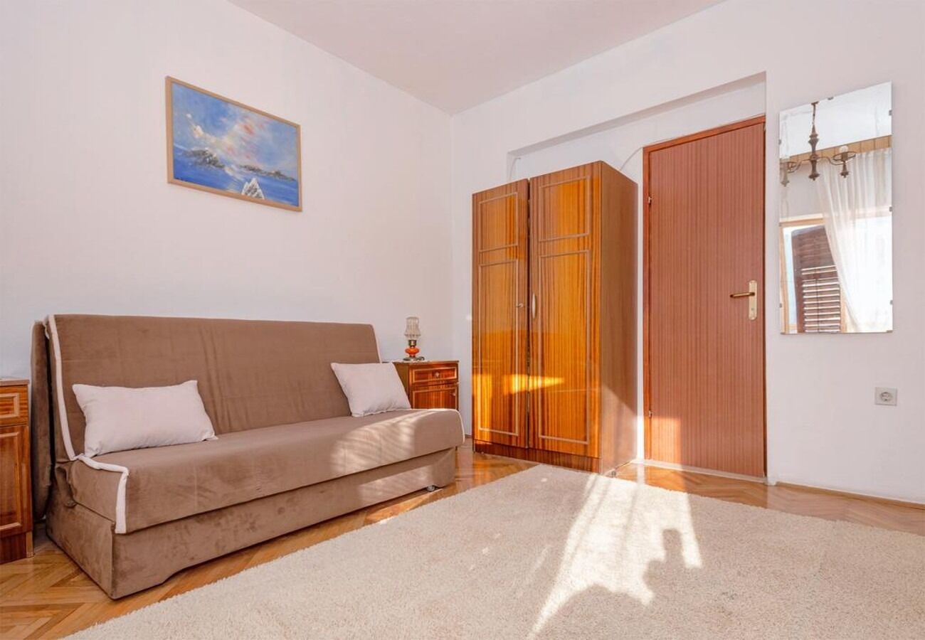 Apartments Igor 10913-A4