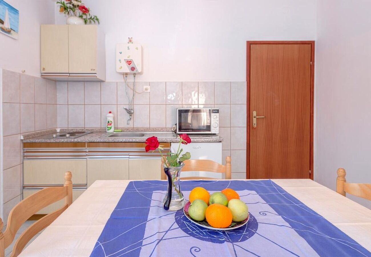 Apartments Igor 10913-A4
