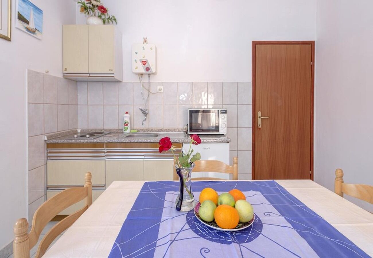 Apartments Igor 10913-A4