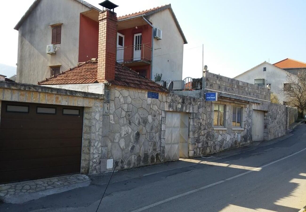 Apartments Igor 10913-A1