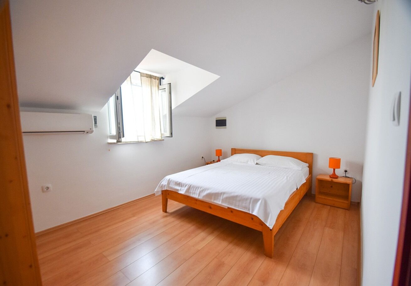 Apartments Lidija 10919-A1