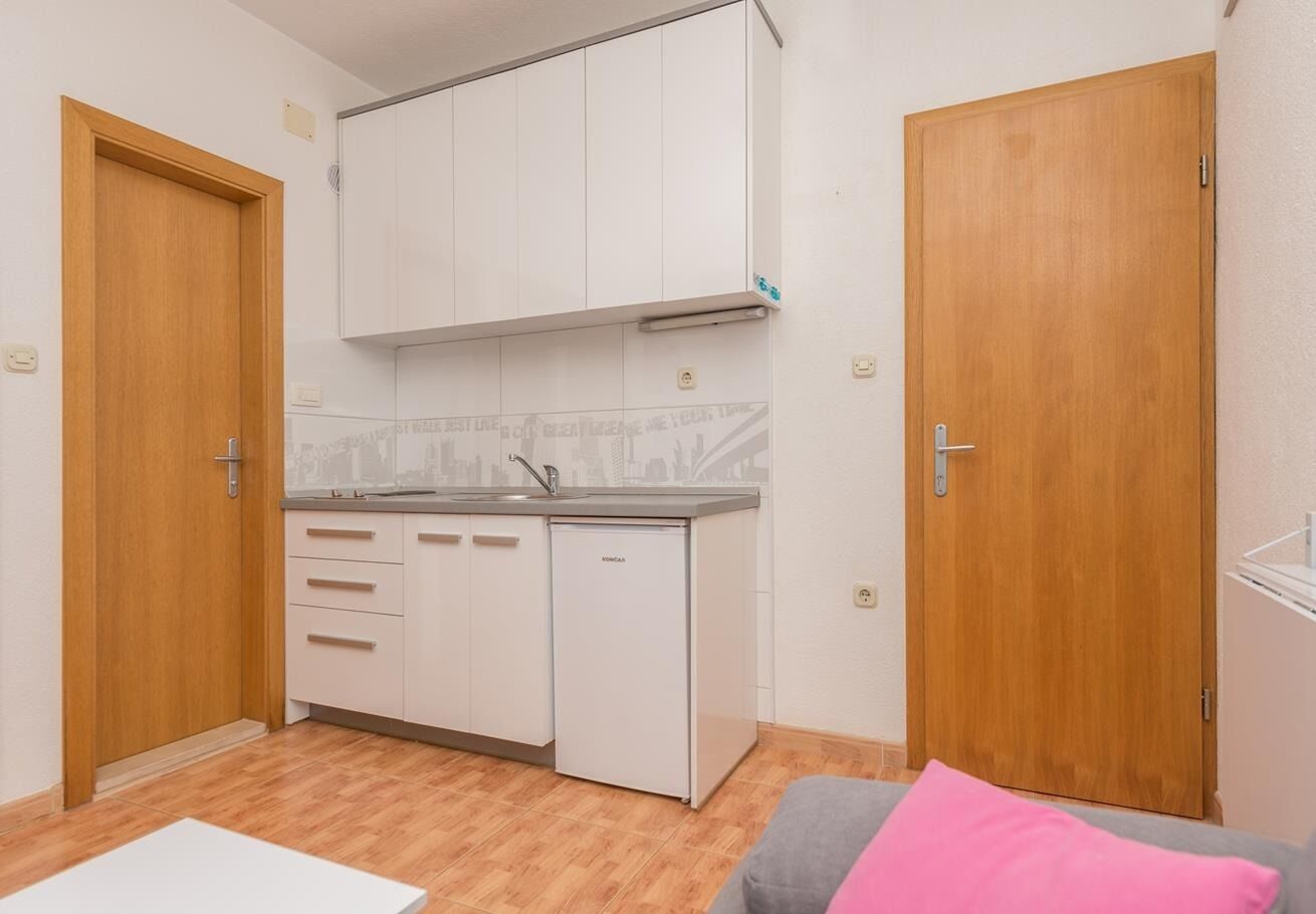 Apartments Ivi 109111-A1