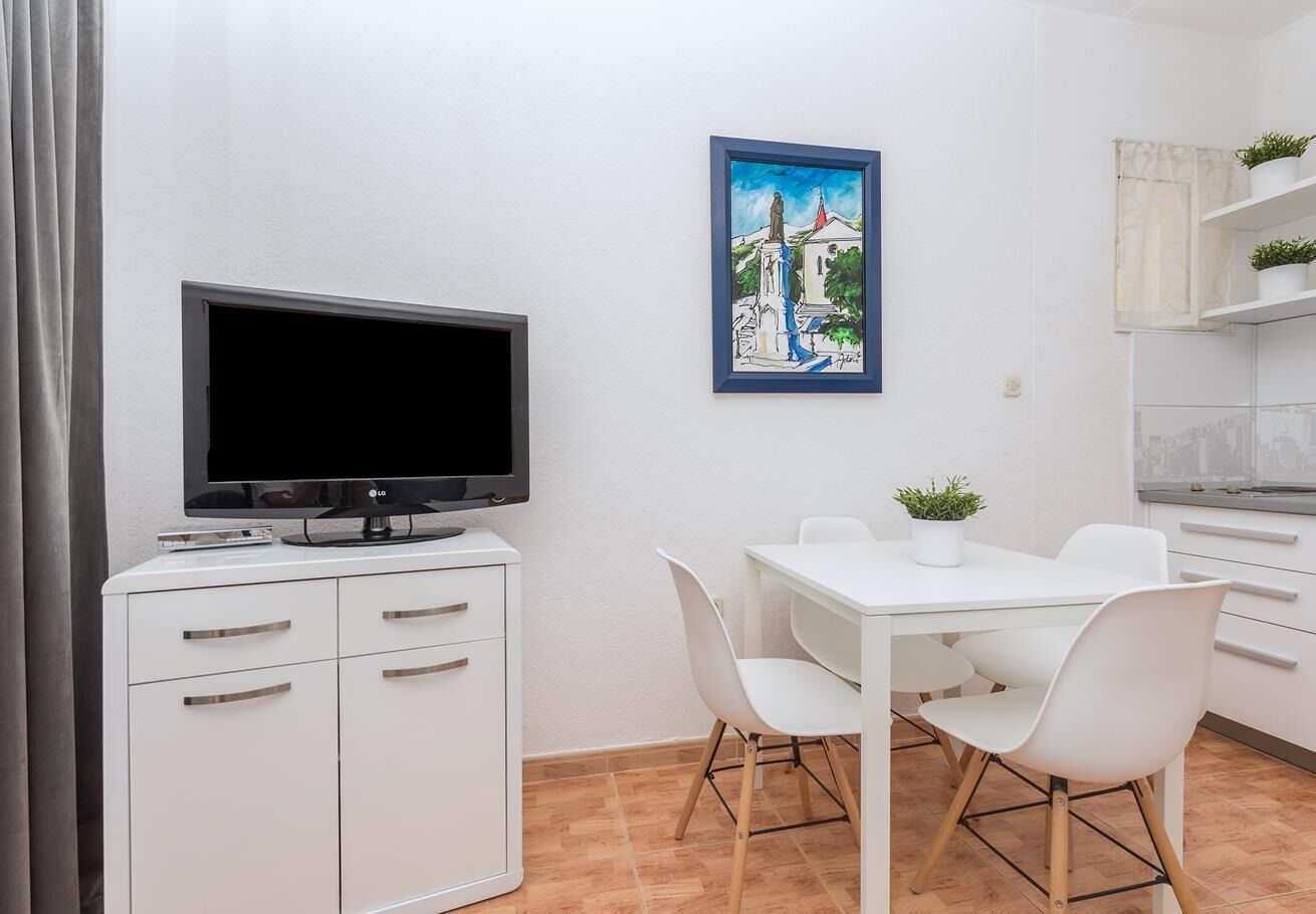 Apartments Ivi 109111-A2