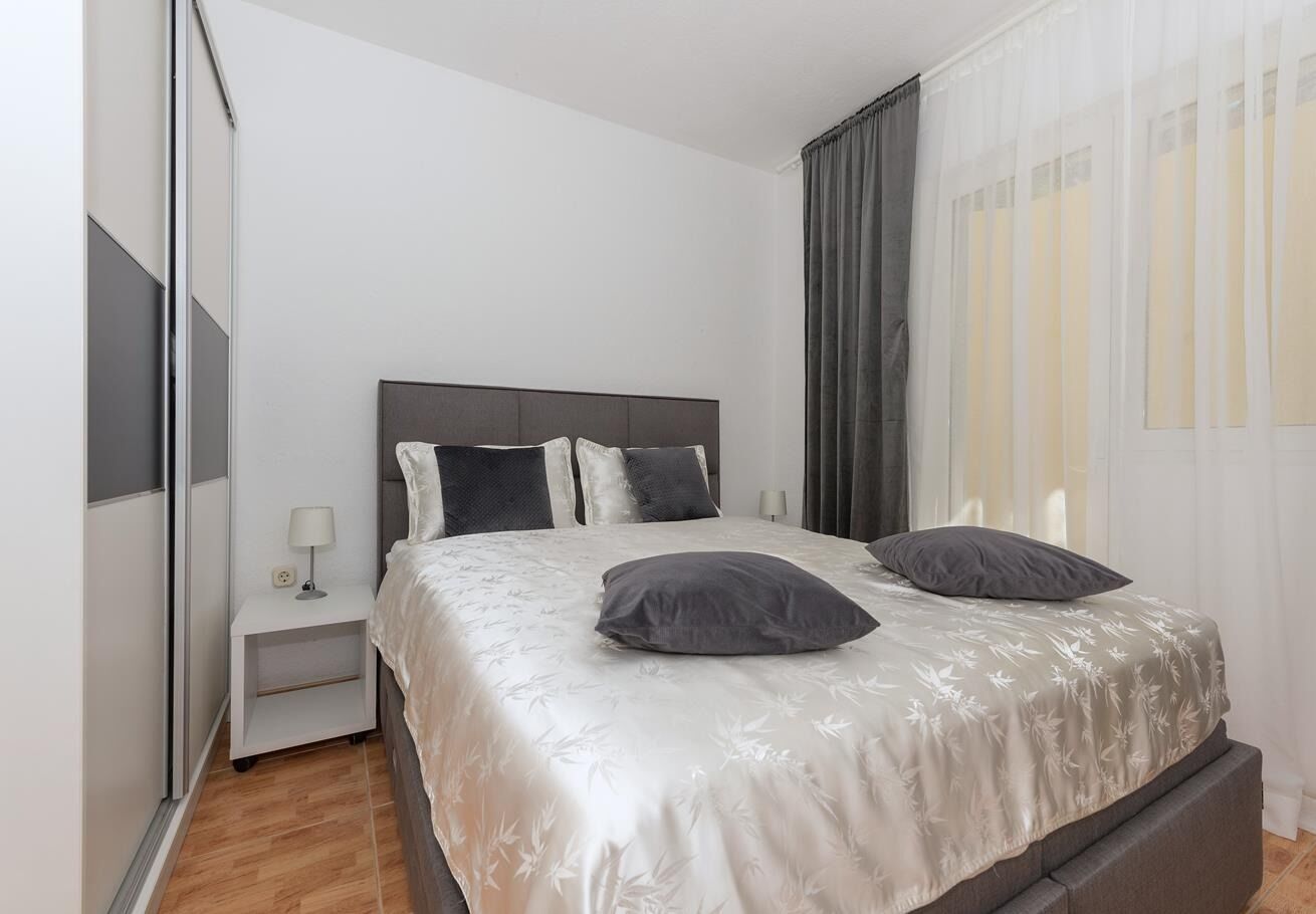 Apartments Ivi 109111-A2