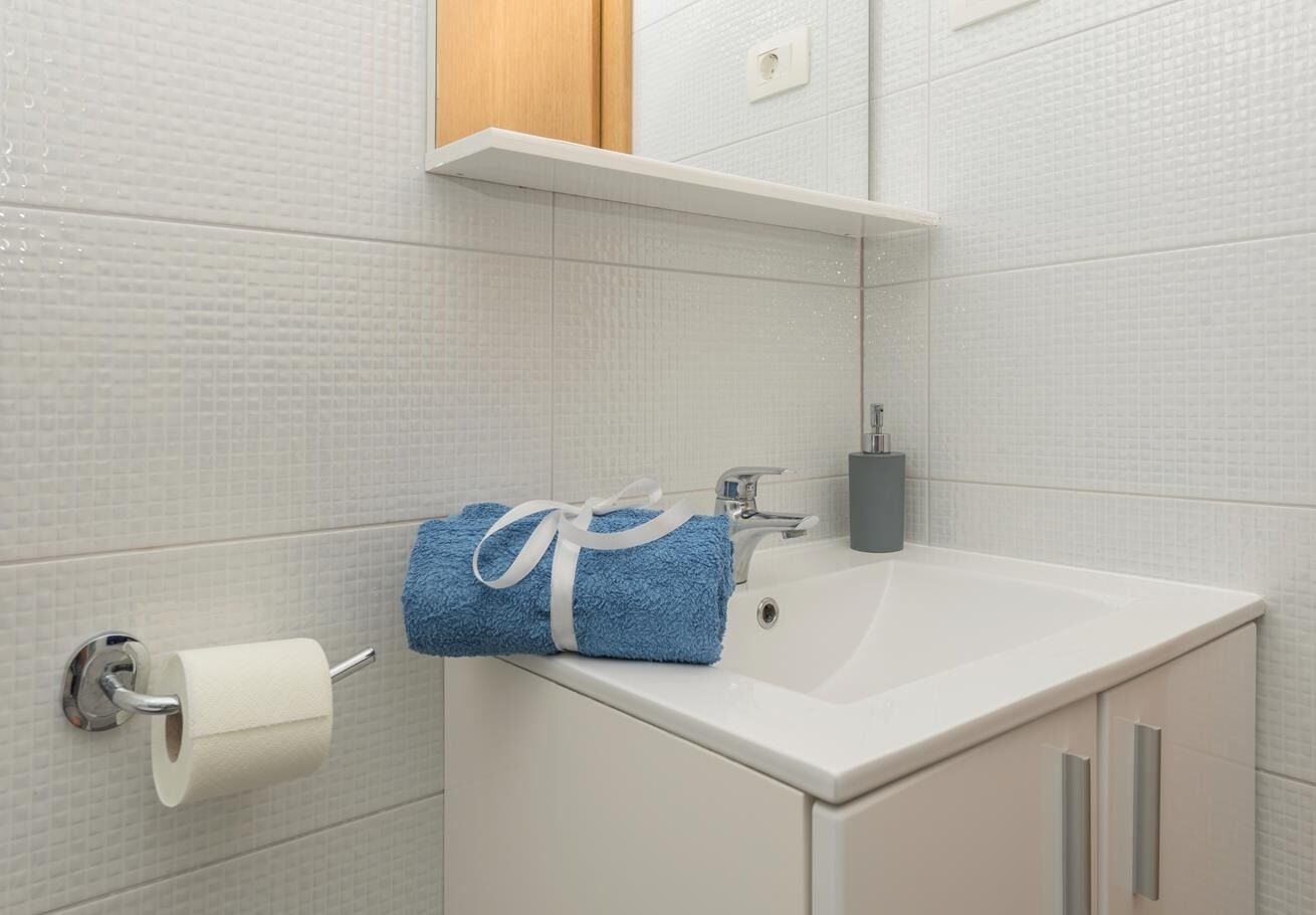 Apartments Ivi 109111-A2