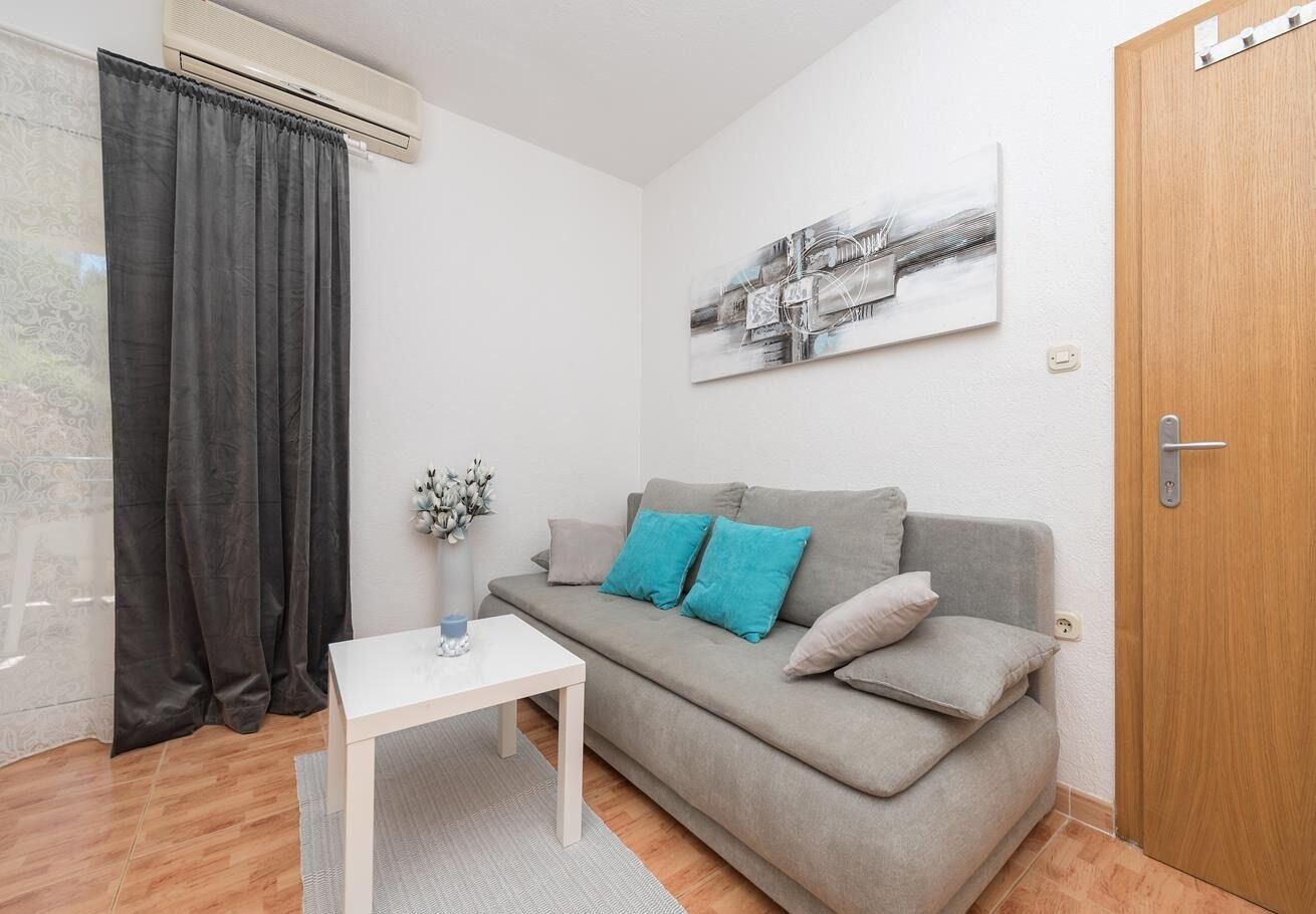 Apartments Ivi 109111-A3