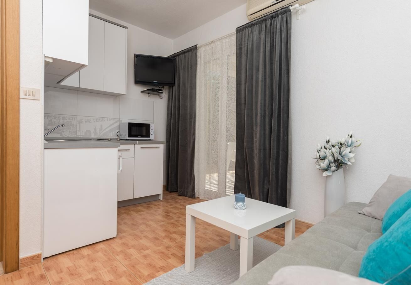 Apartments Ivi 109111-A3