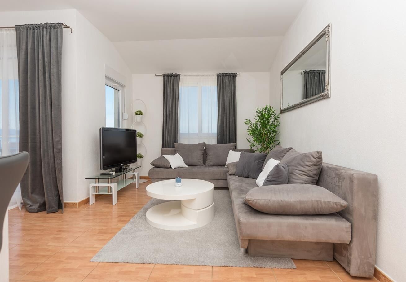 Apartments Ivi 109111-A4