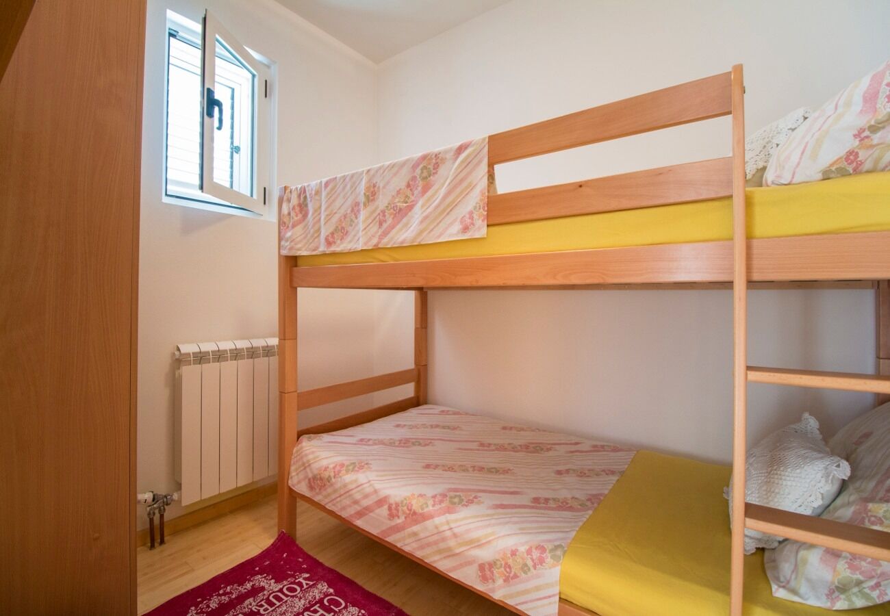 House Mare 109171-K1