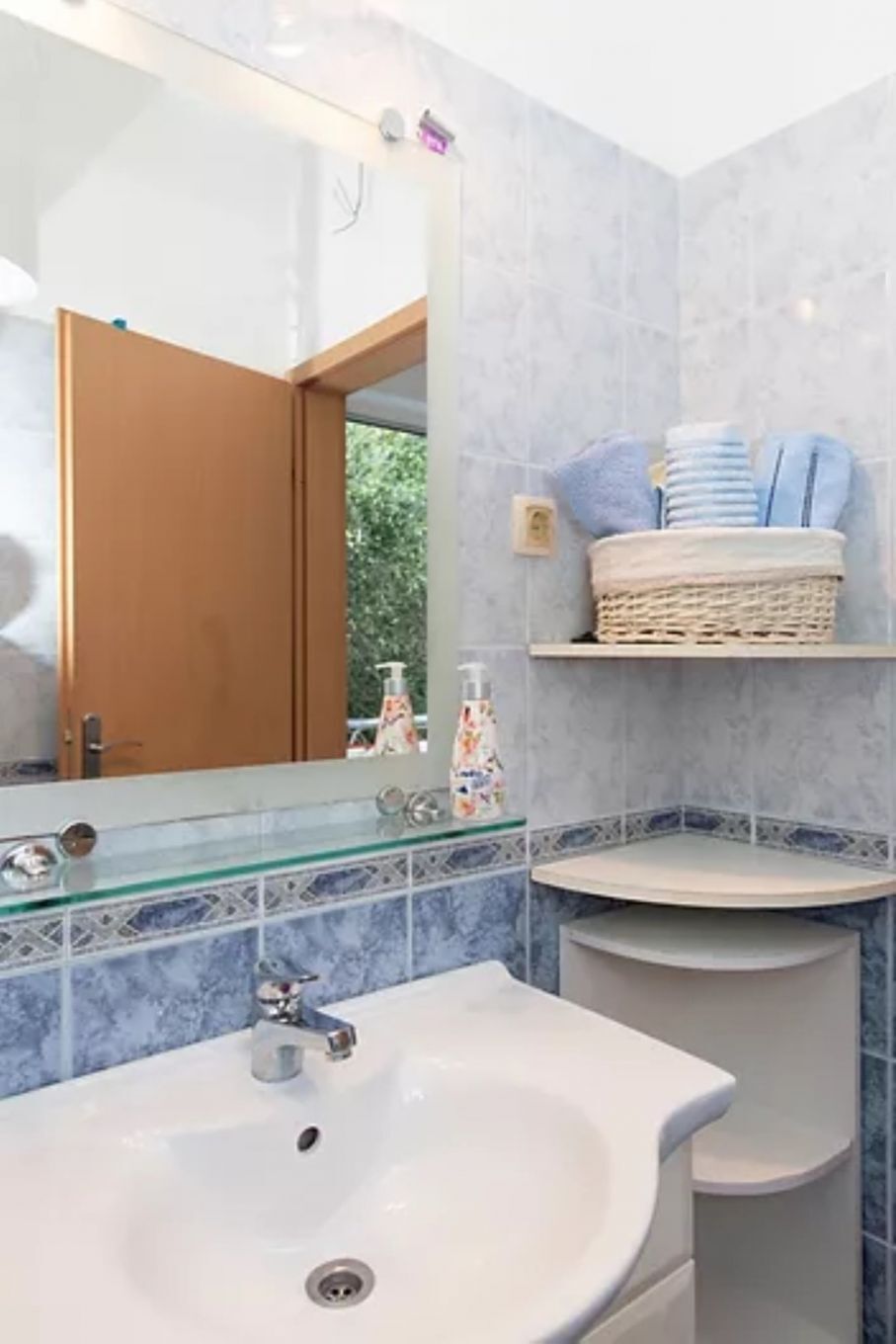 Apartment Blue 10926-A1