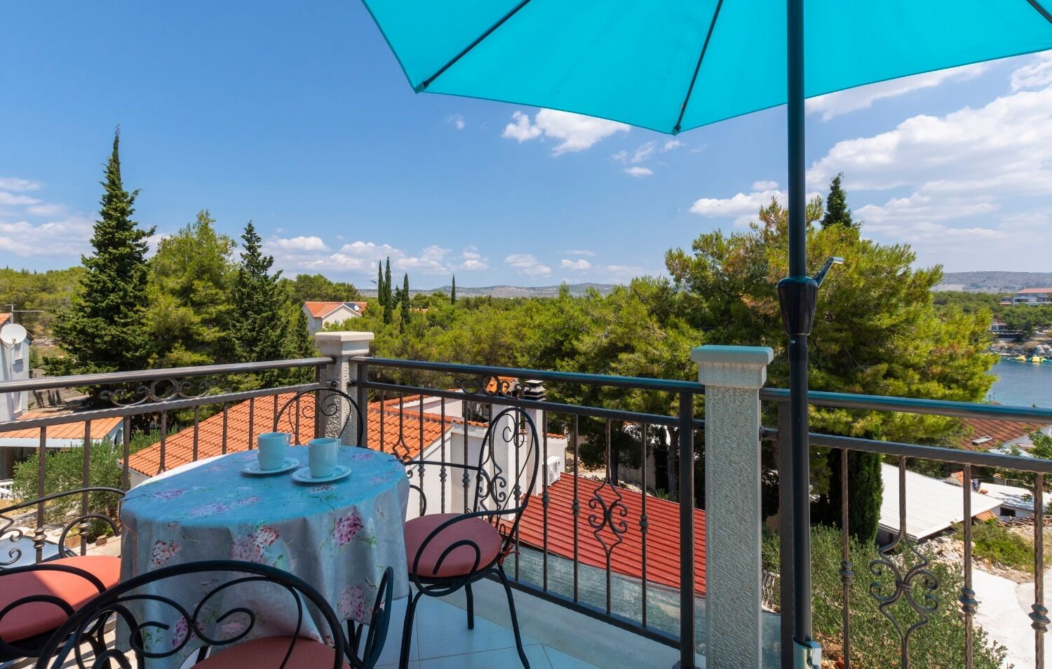 Apartments Dalis 10933-A1