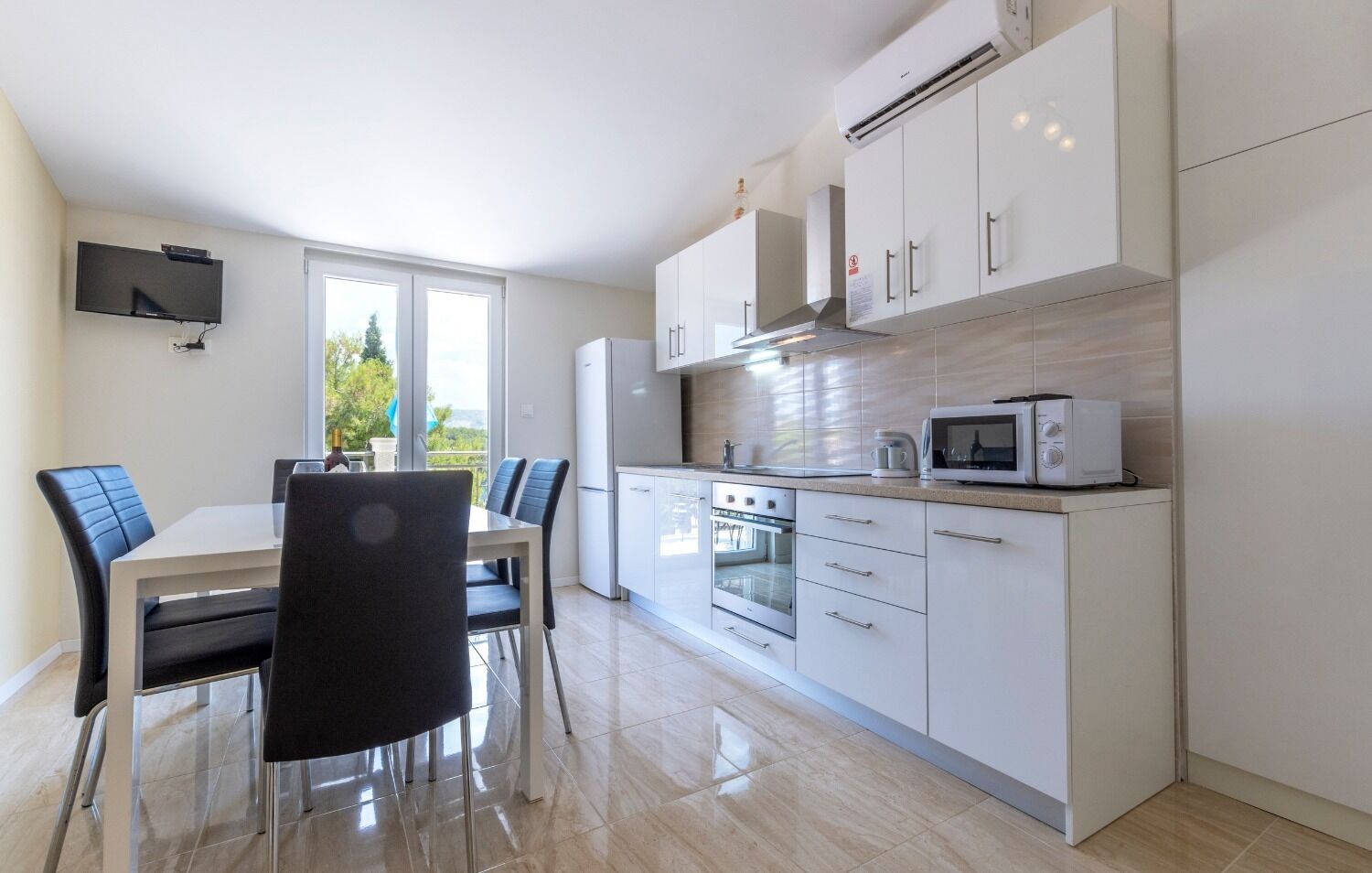 Apartments Dalis 10933-A1