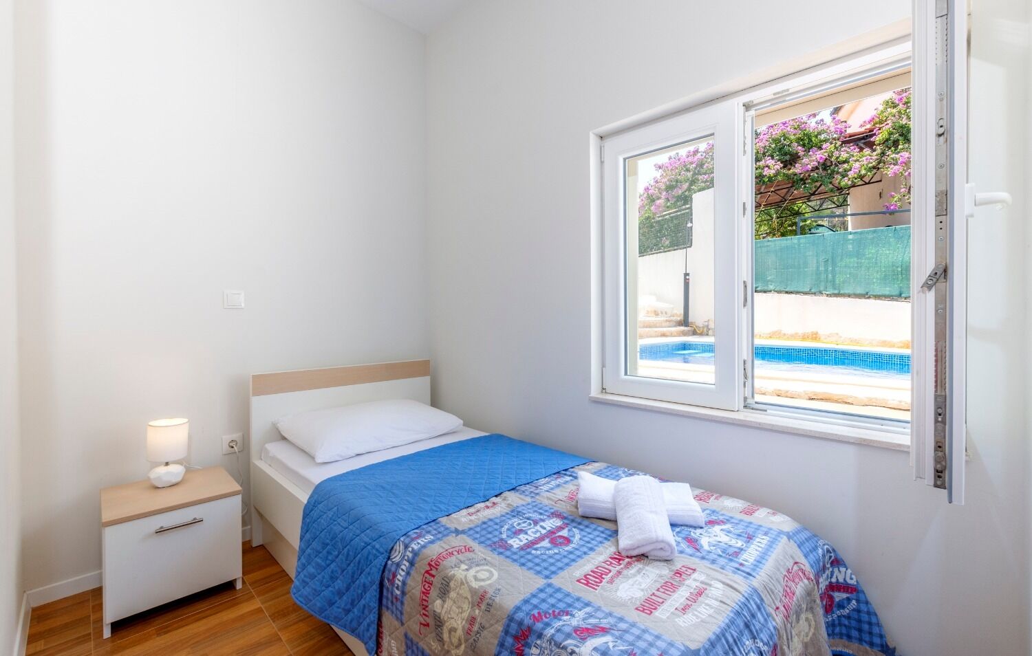 Apartments Dalis 10933-A2