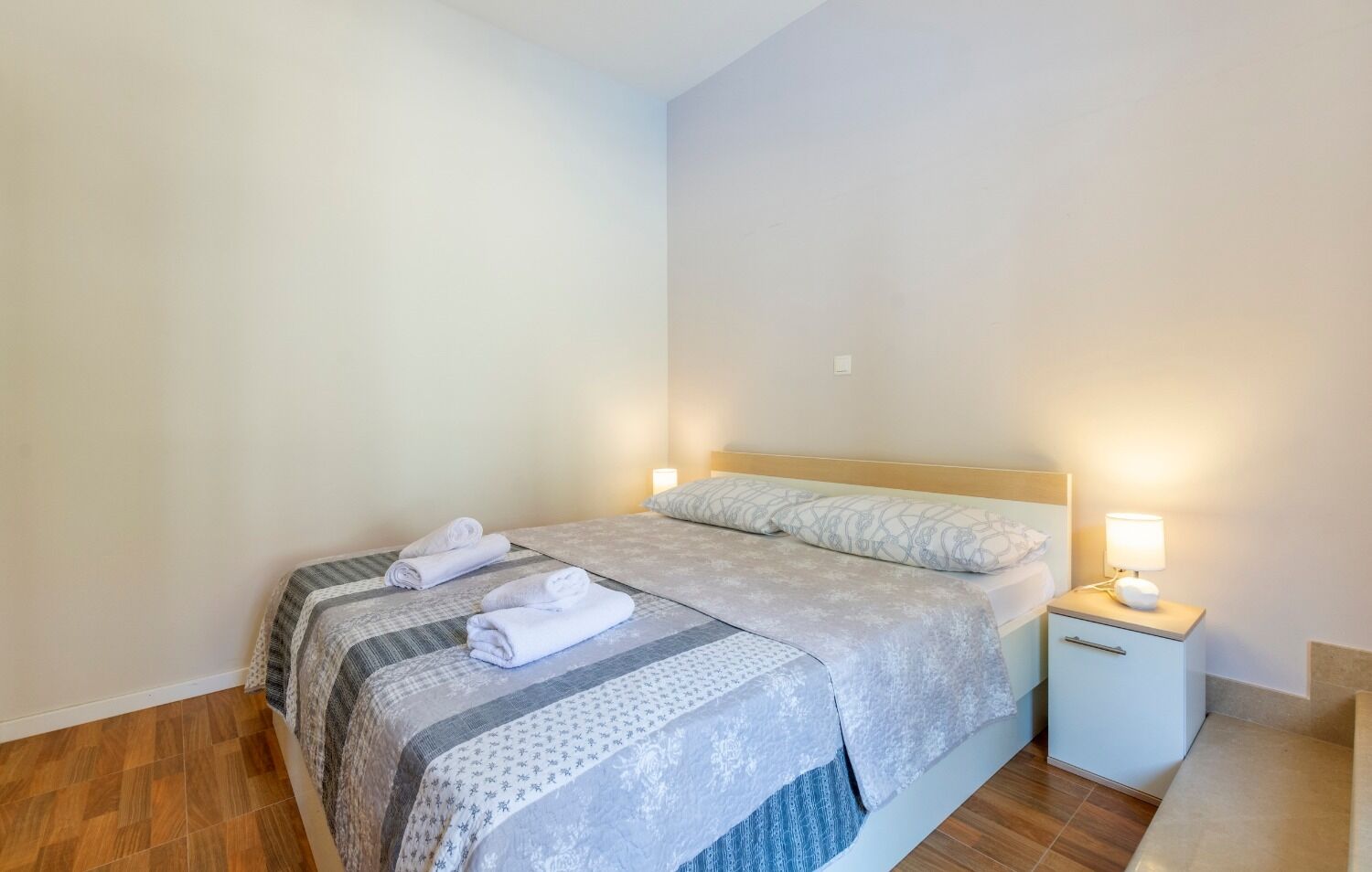 Apartments Dalis 10933-A2