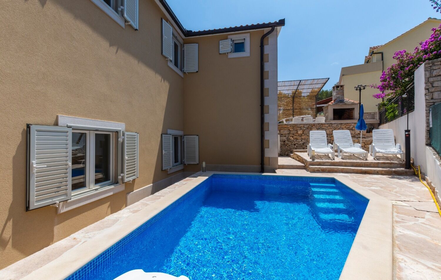 Apartments Dalis 10933-A2
