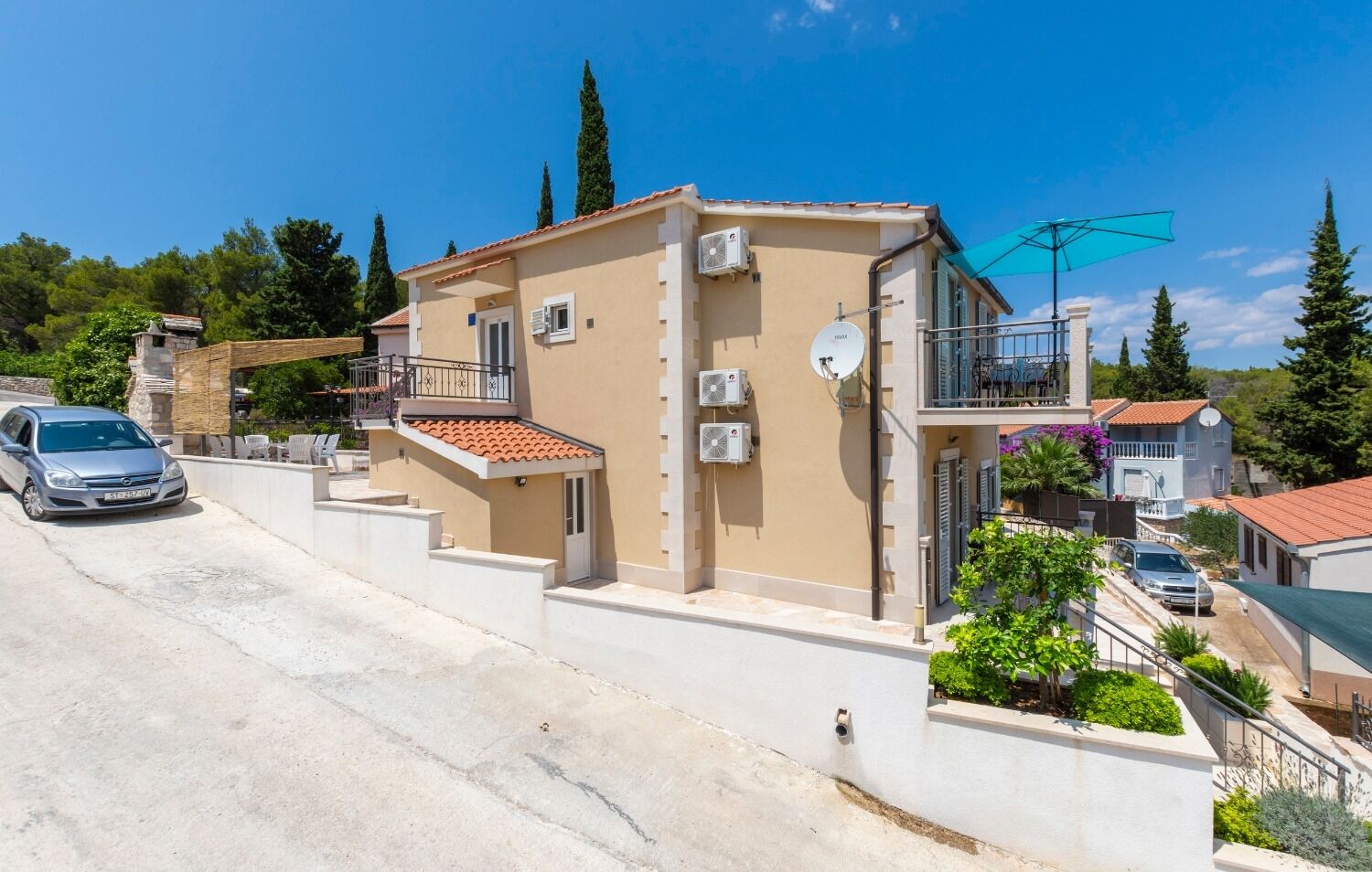 Apartments Dalis 10933-A2