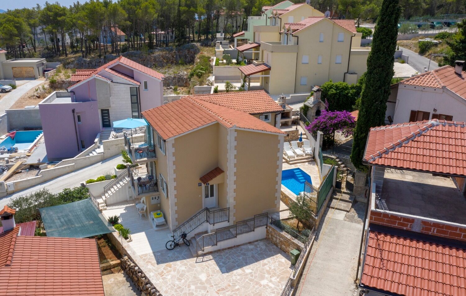 Apartments Dalis 10933-A2