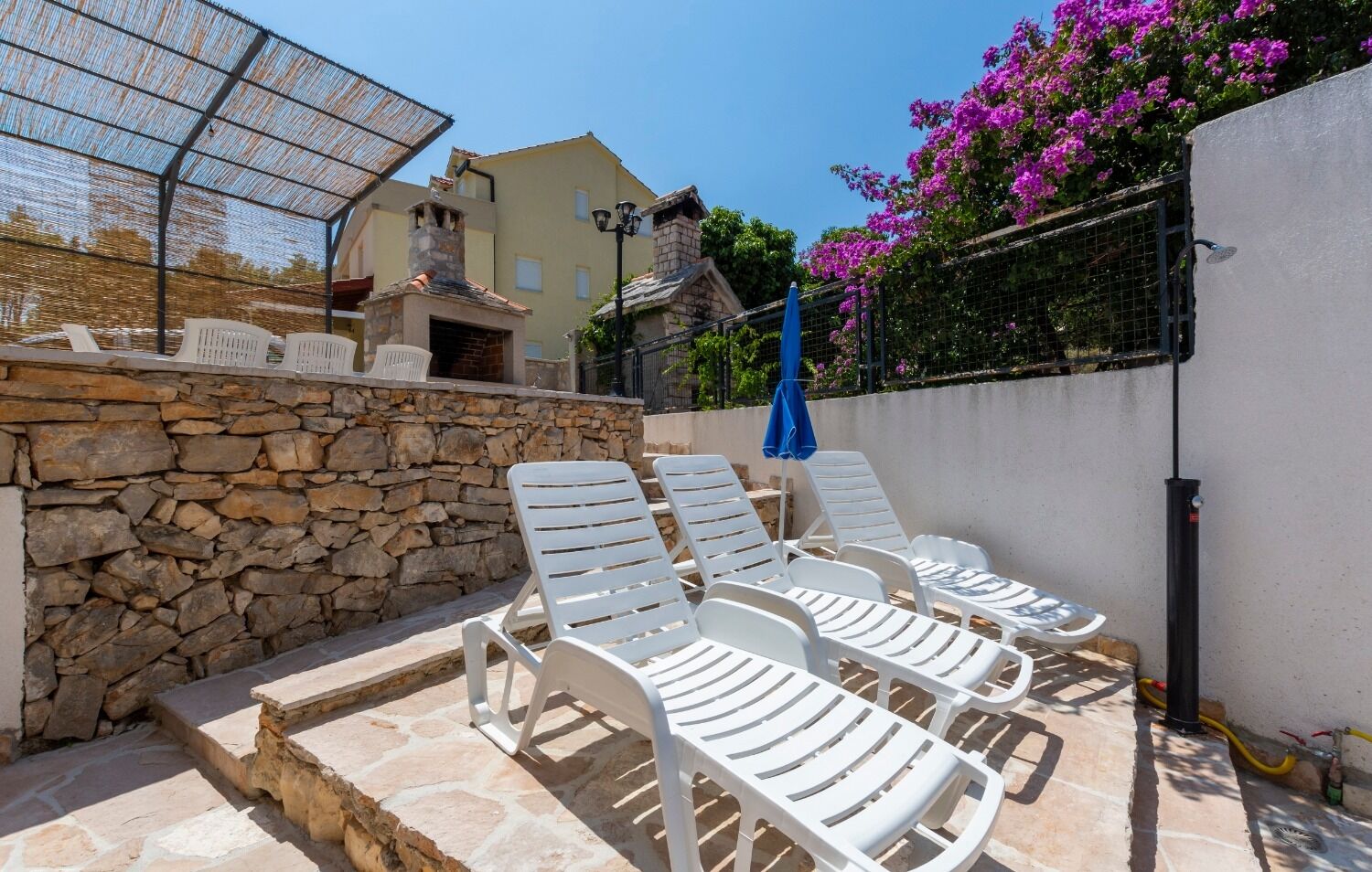Apartments Dalis 10933-A2