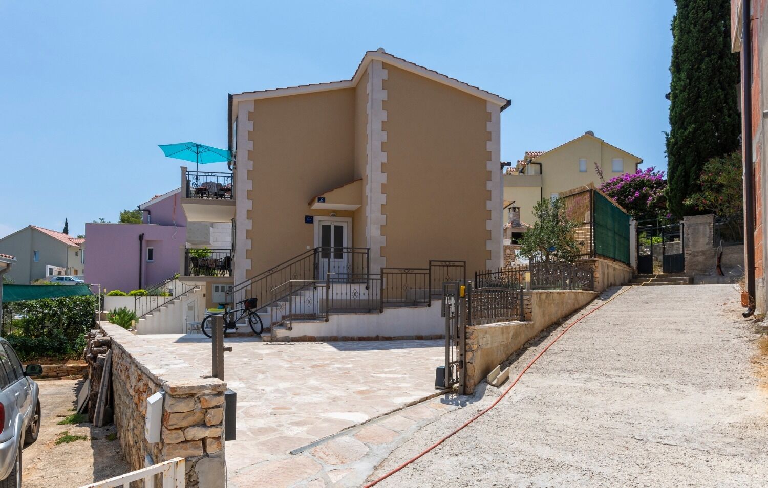 Apartments Dalis 10933-A2