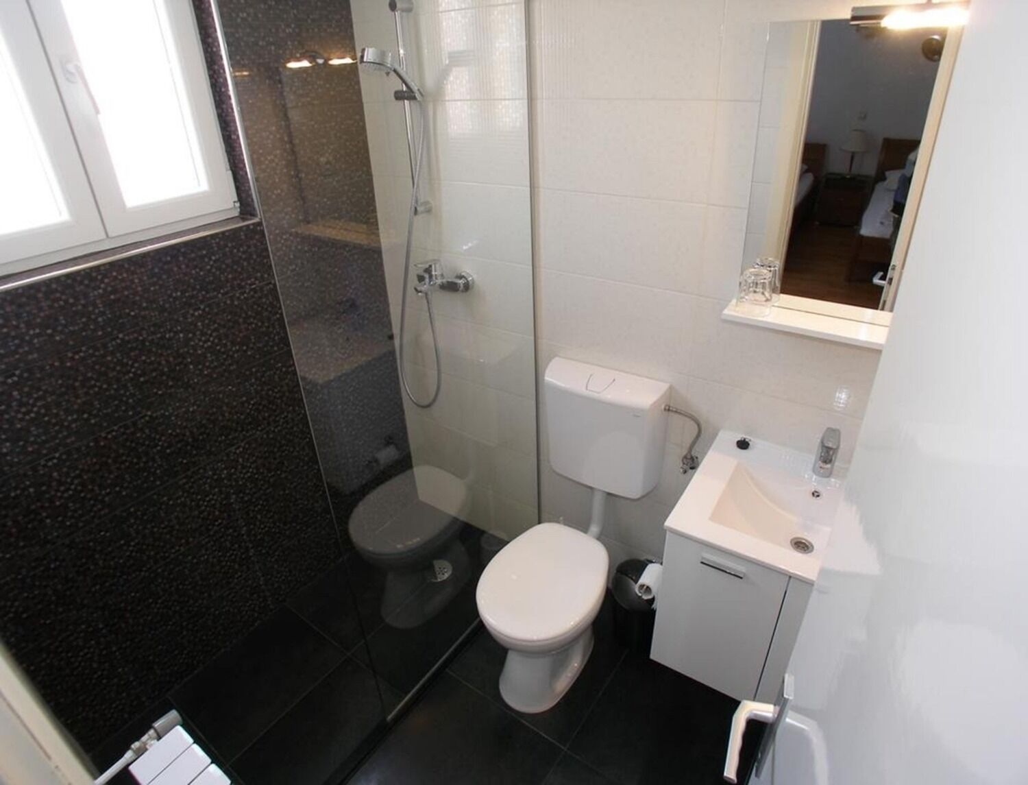 Apartments and Rooms Petar 109371-A1