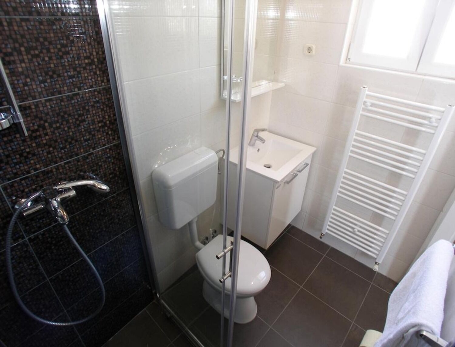Apartments and Rooms Petar 109371-A2