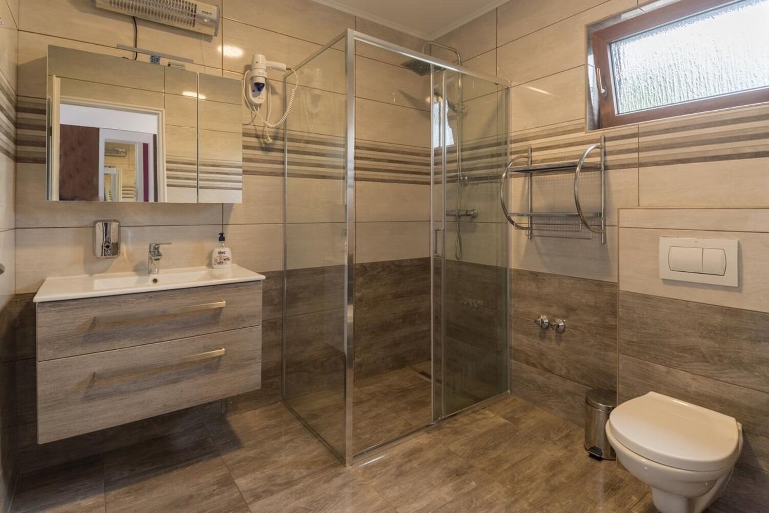 Rooms Mar 10985-S5