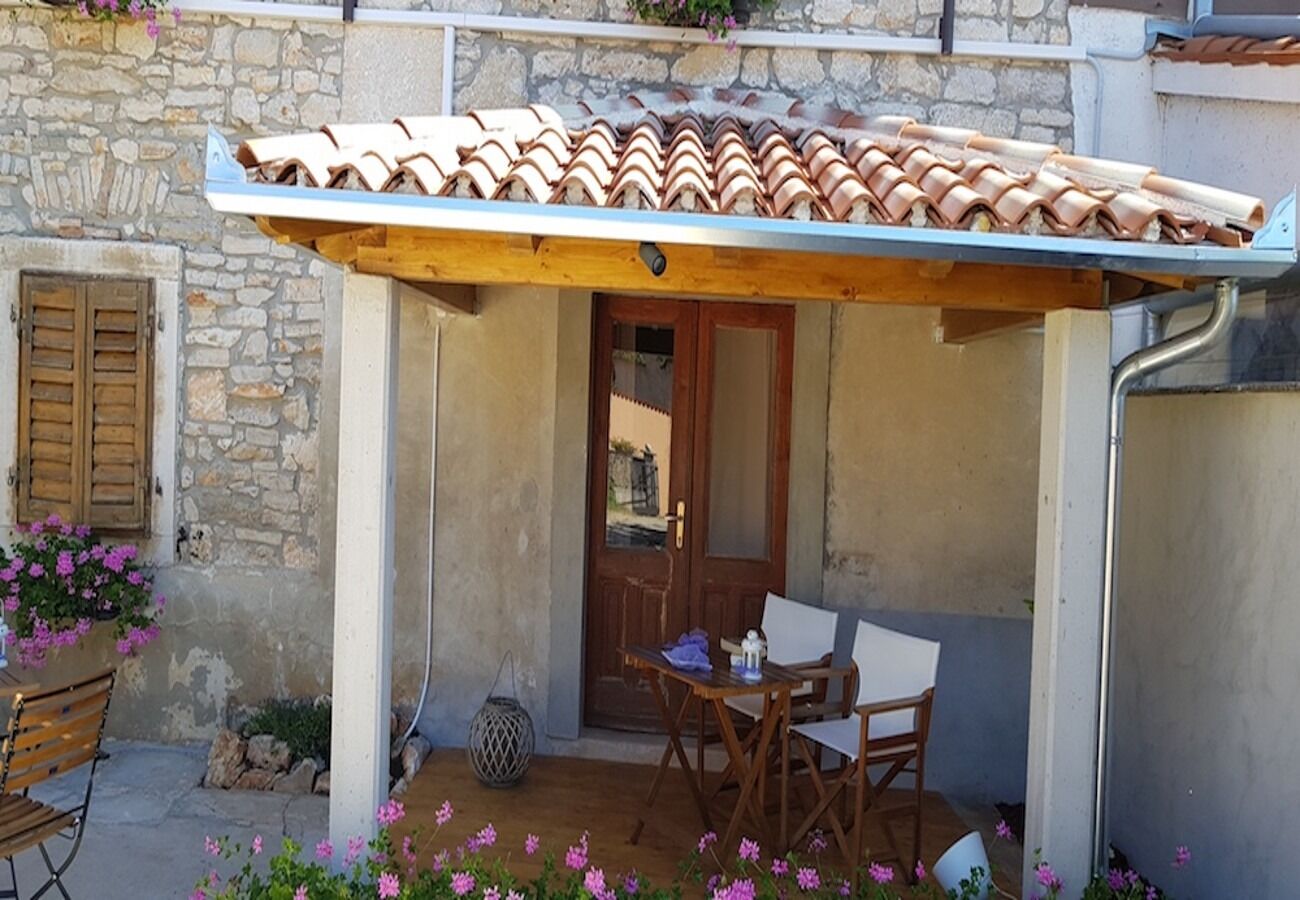 Apartments and Room Perstel 109871-S3