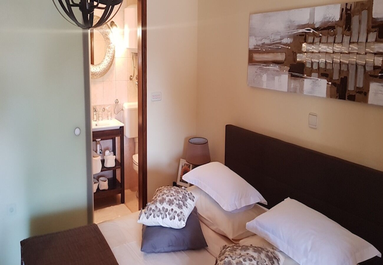 Apartments and Room Perstel 109871-S3