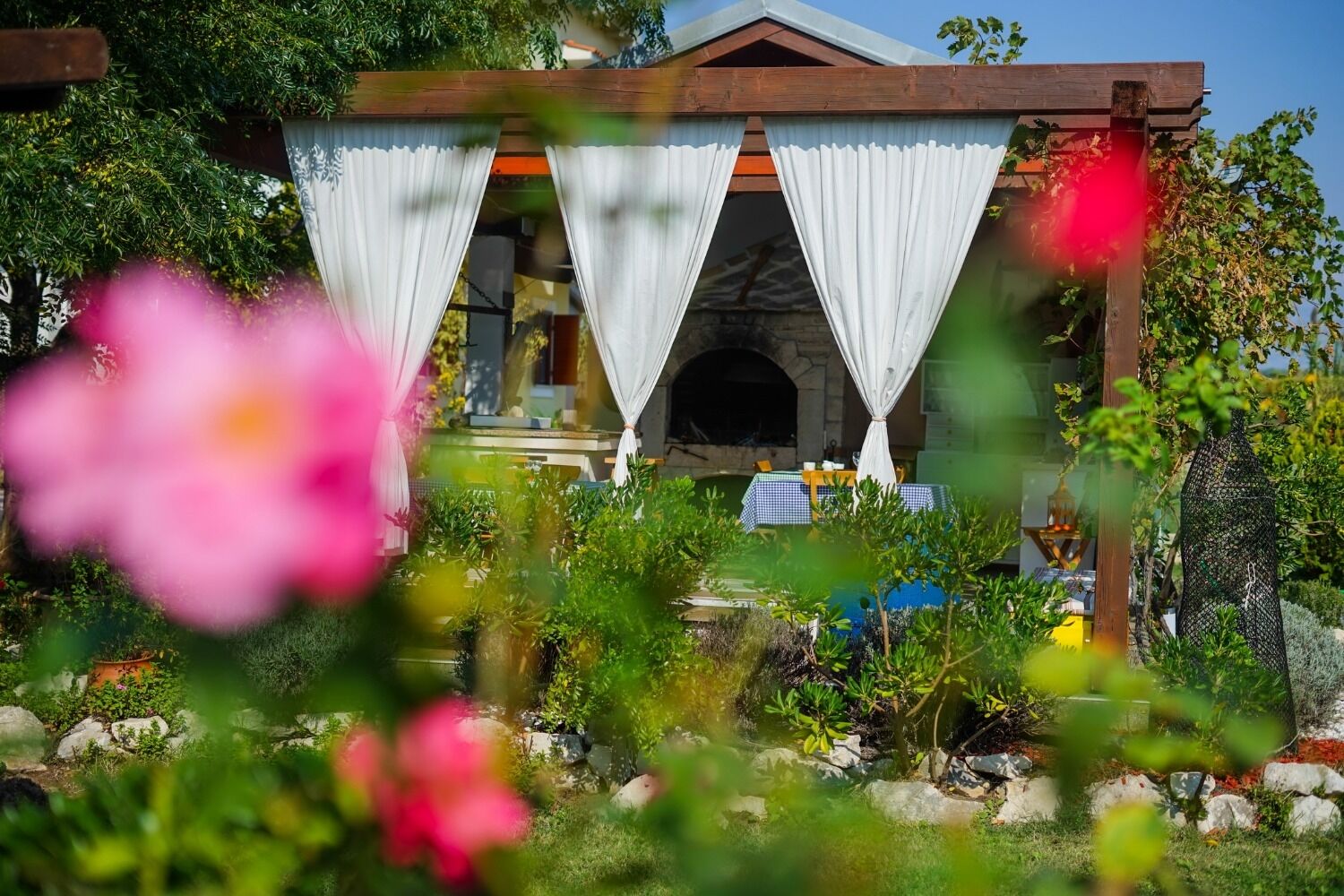 Apartments Secret Garden 10998-A2