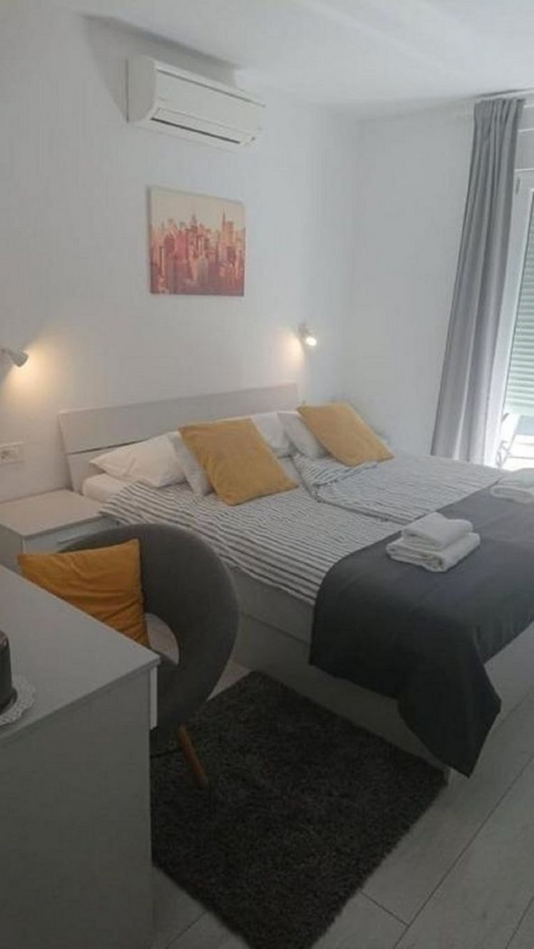 Apartments and Room Mario 109971-S4