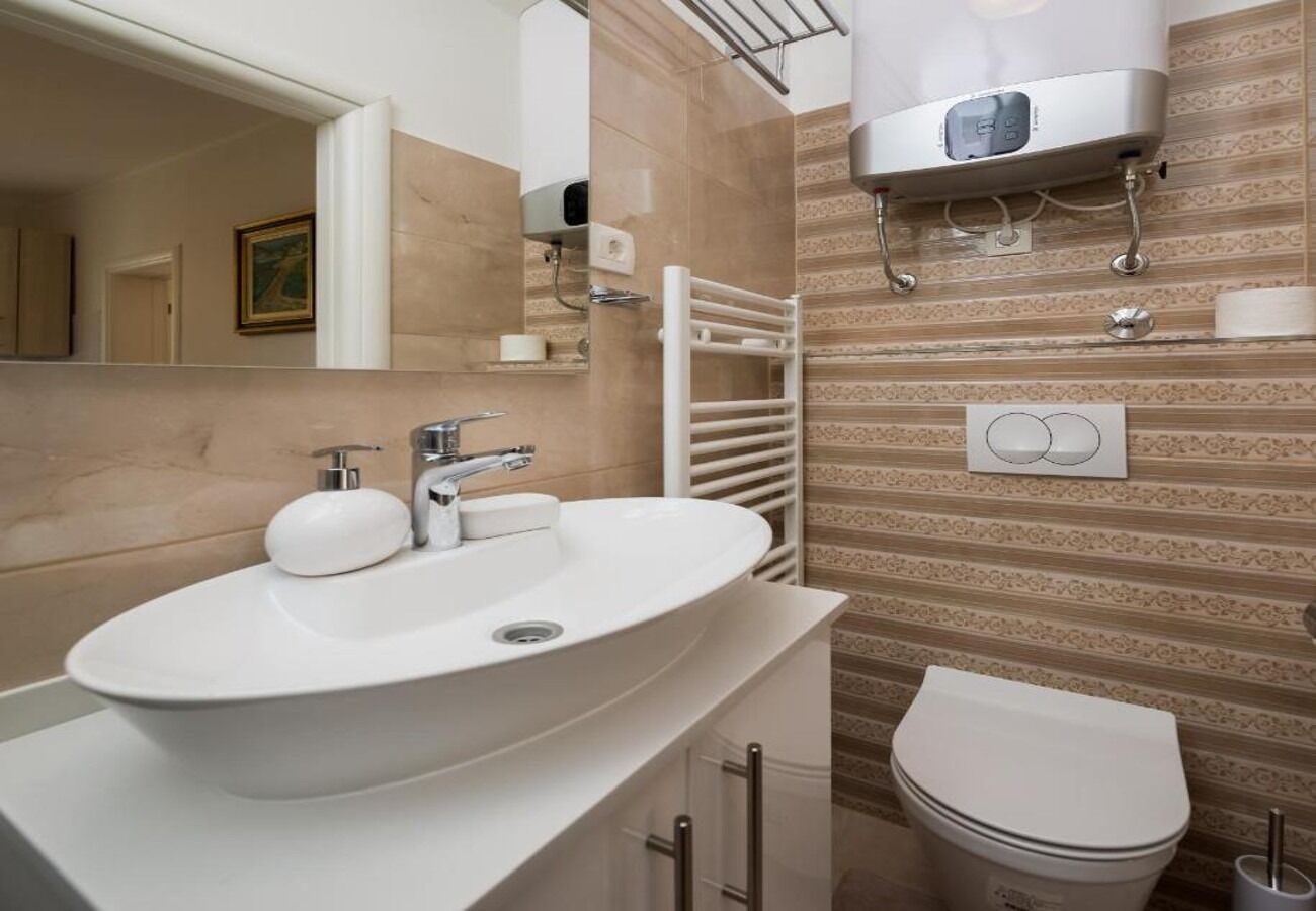 Apartment Dora 11007-A2