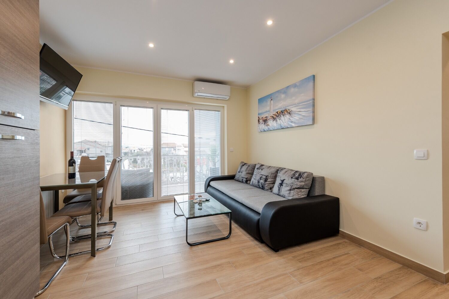 Apartments Tomo 105341-A6