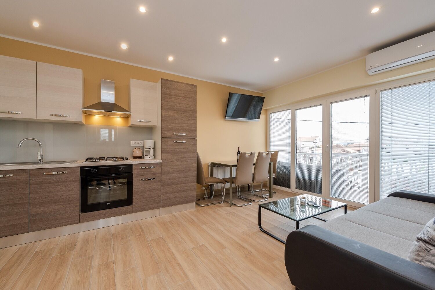 Apartments Tomo 105341-A6