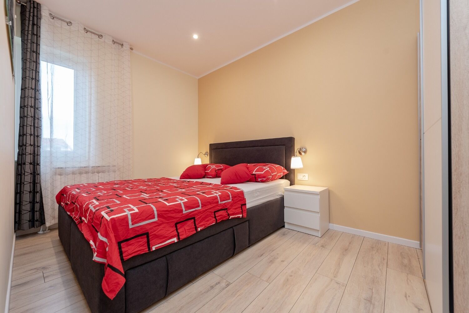 Apartments Tomo 105341-A7