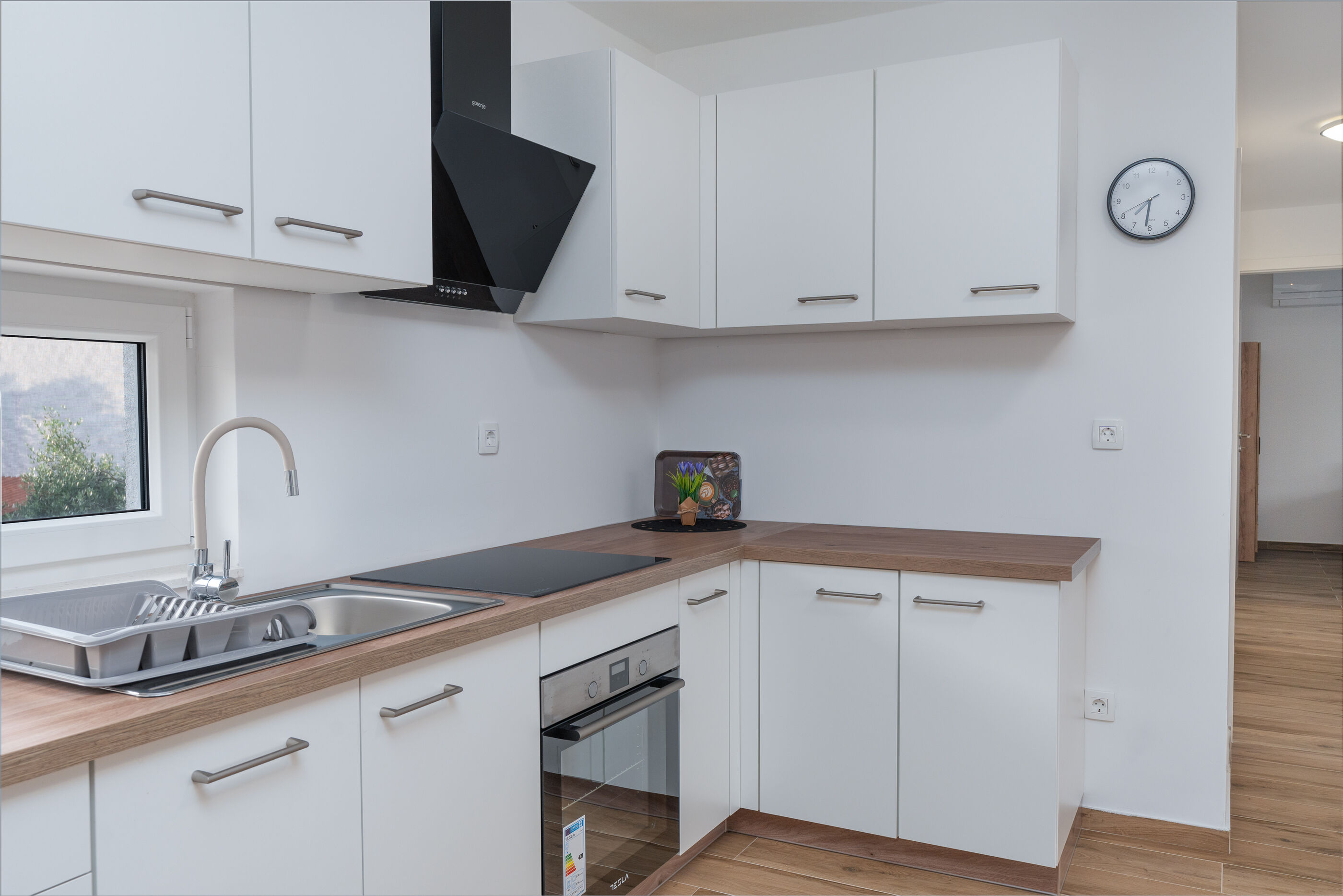 Apartments and Rooms Number One 64133-A7