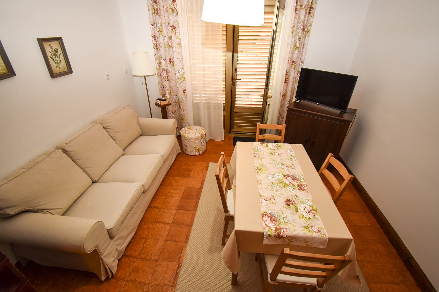 Apartments and Rooms Frane 11017-A2