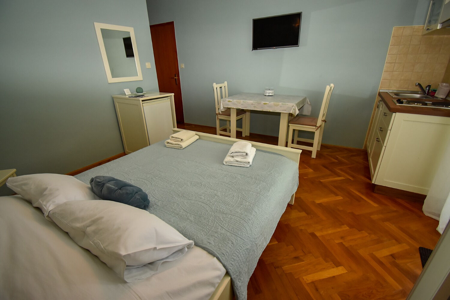 Apartments and Rooms Frane 11017-A3