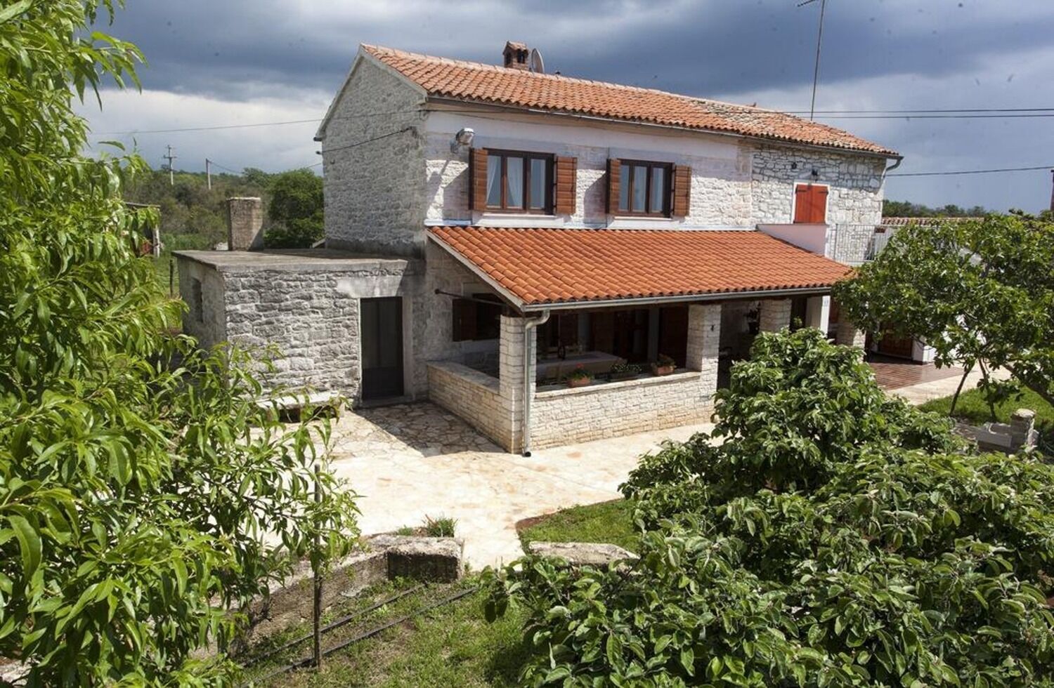 House Dujam 110201-K1