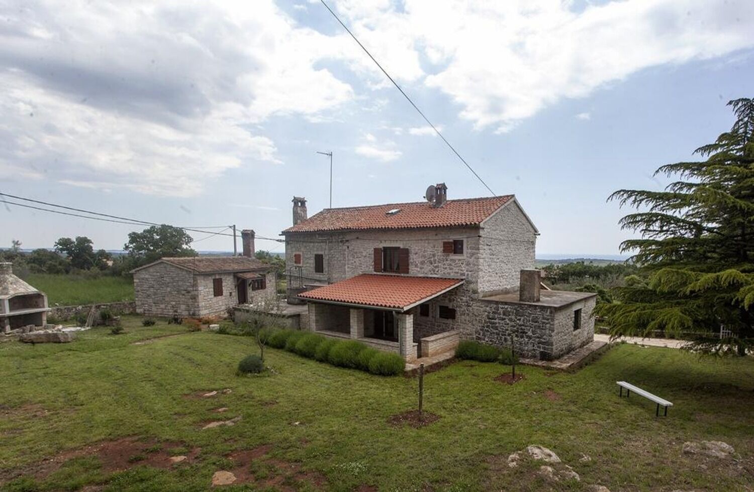 House Dujam 110201-K1