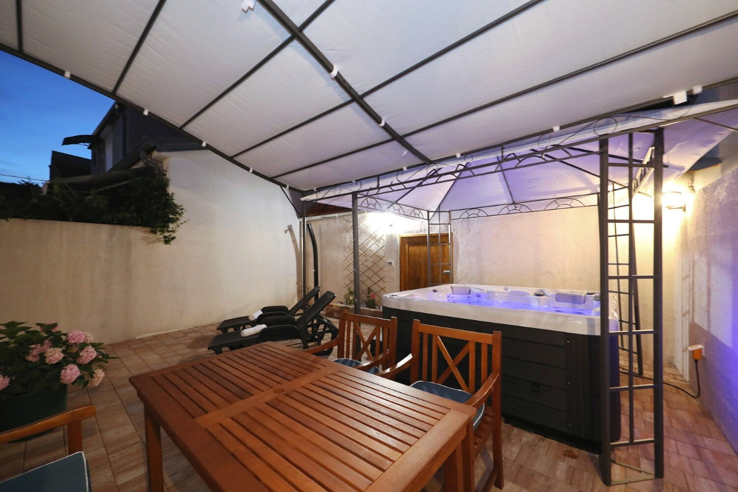House Cirrus 11025-K1