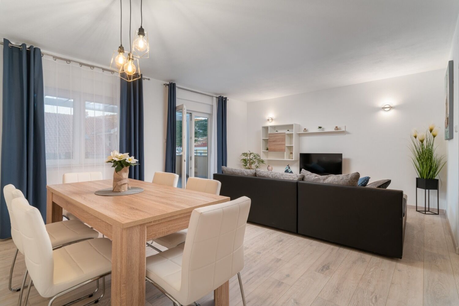 Apartments Lux 3 110221-A1