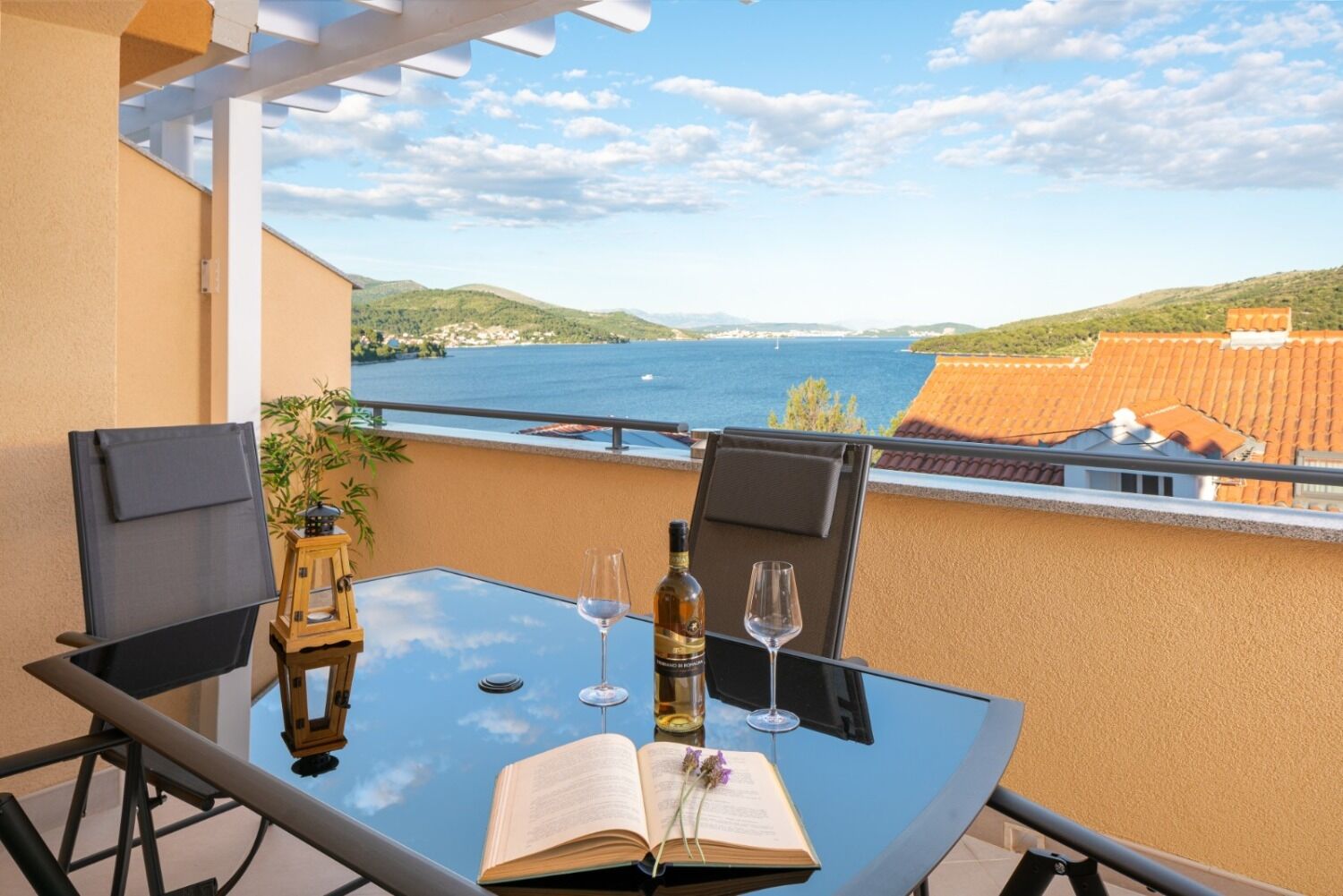 Apartments Lux 3 110221-A2