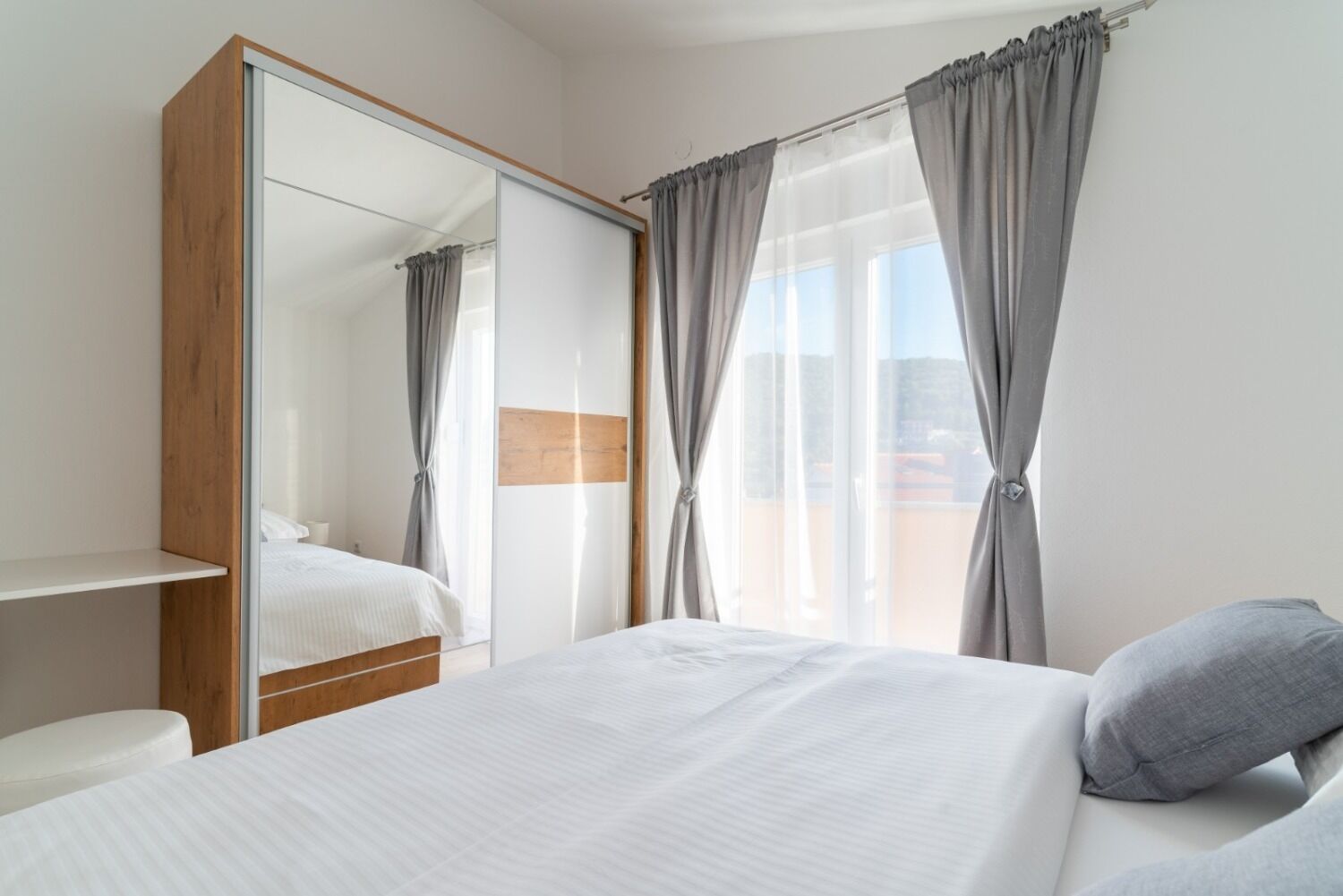 Apartments Lux 3 110221-A2